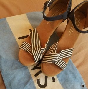 TOMS striped navy and white wedges
